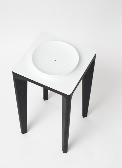 Porcelain Table 06