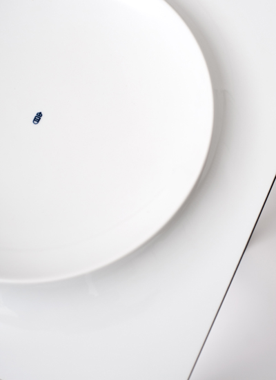Porcelain Table 07