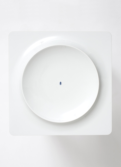 Porcelain Table 08