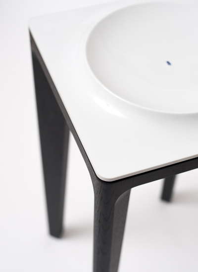Porcelain Table 09