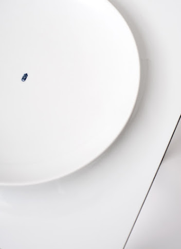 Porcelain Table 07